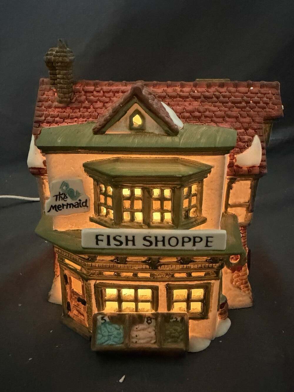 Dept 56 Dicken’s Village Series "The Mermaid Fish Shoppe 1988 With Light